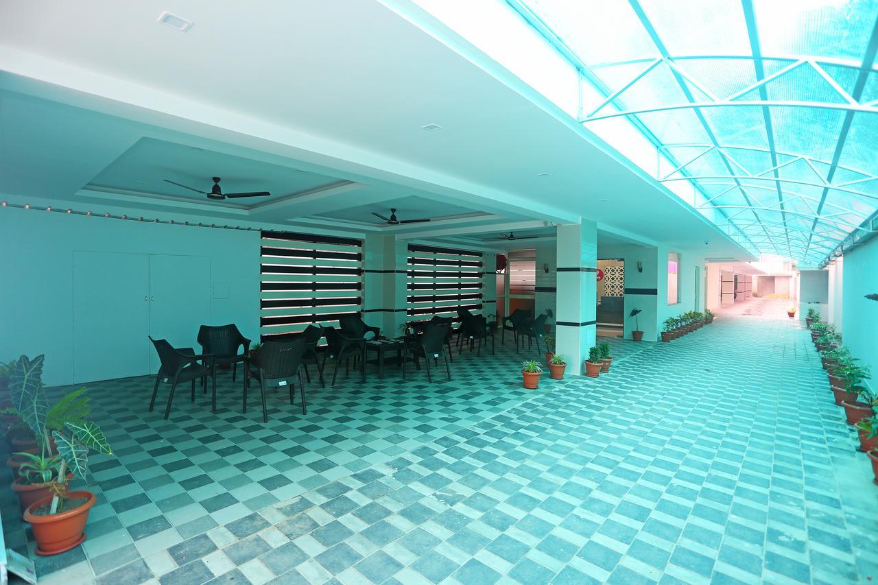 Oyo 9344 Hotel Gangotri Puri Exterior photo